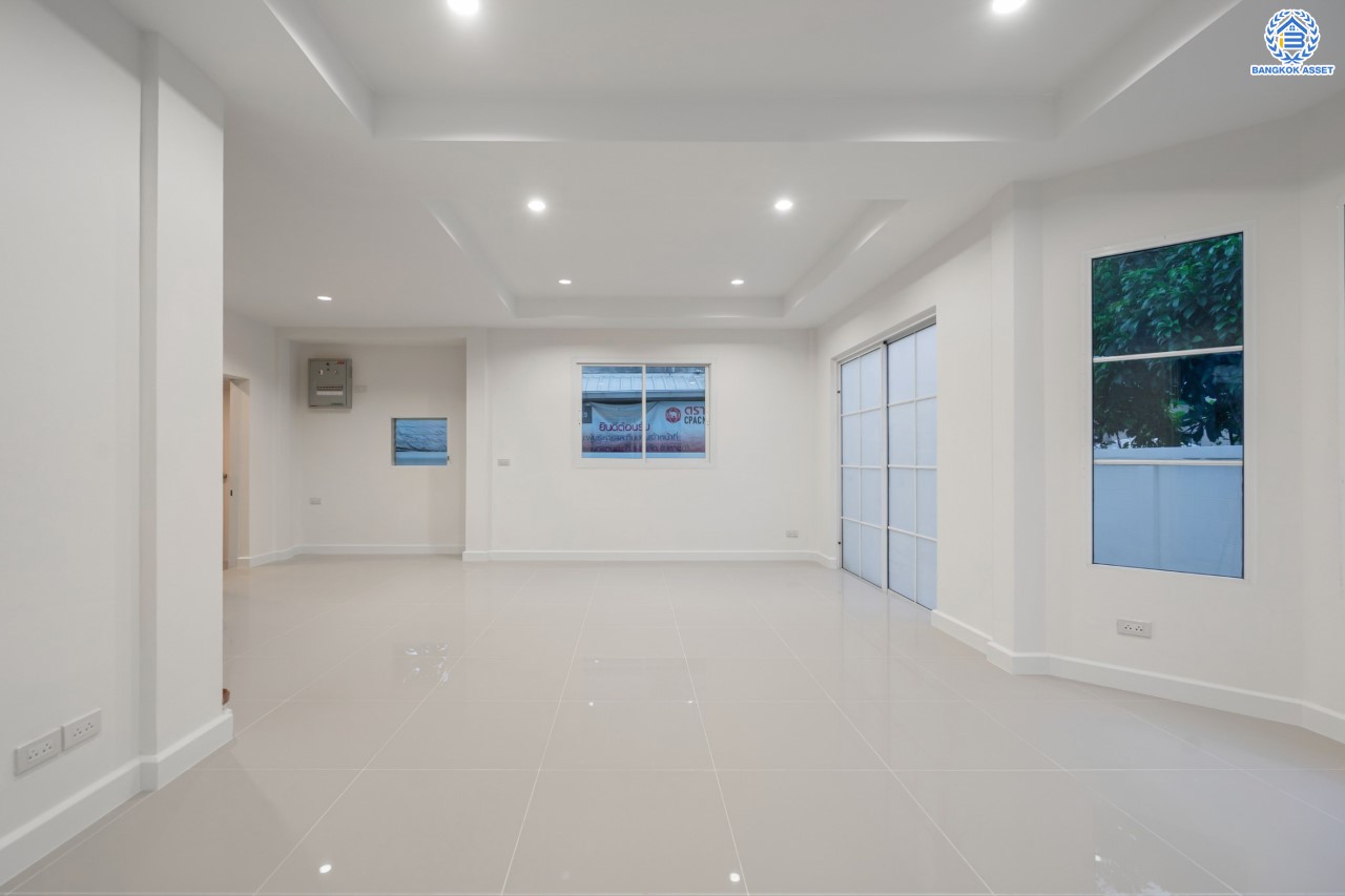 บ้านมือสองตกแต่งใหม่ ม.ชลลดา วัดลาดปลาดุก คุณภาพระดับ L&H บนเนื้อที่ 63.5 ตร.ว. ฟังก์ชัน 3 ห้องนอน 2 ห้องน้ำ 3 ที่จอดรถ บนทำเลศักยภาพ เพียง 15 นาทีถึง เซ็นทรัลเวสท์เกต ใกล้รถไฟฟ้าสายสีม่วง "สถานีคลองบางไผ่"